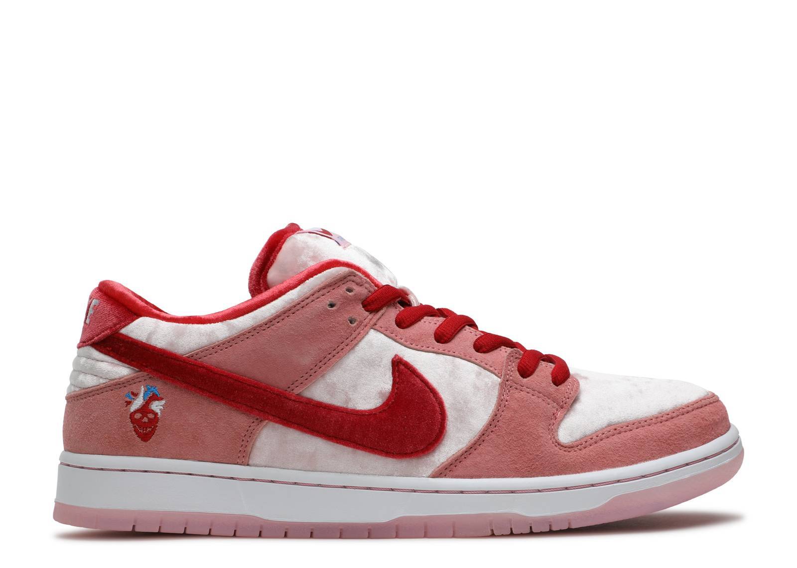 NIKE DUNK LOW SB X STRANGELOVE &