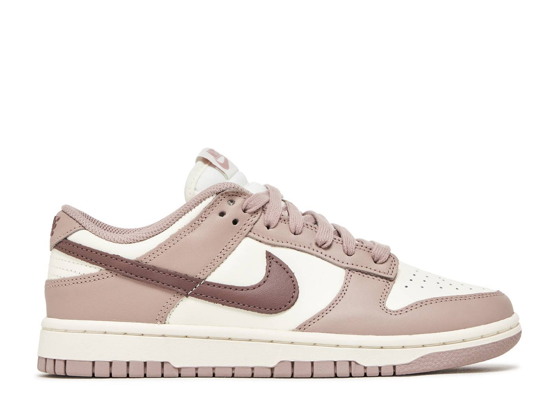 NIKE DUNK LOW &