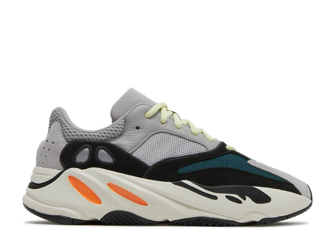 YEEZY BOOST 700 &